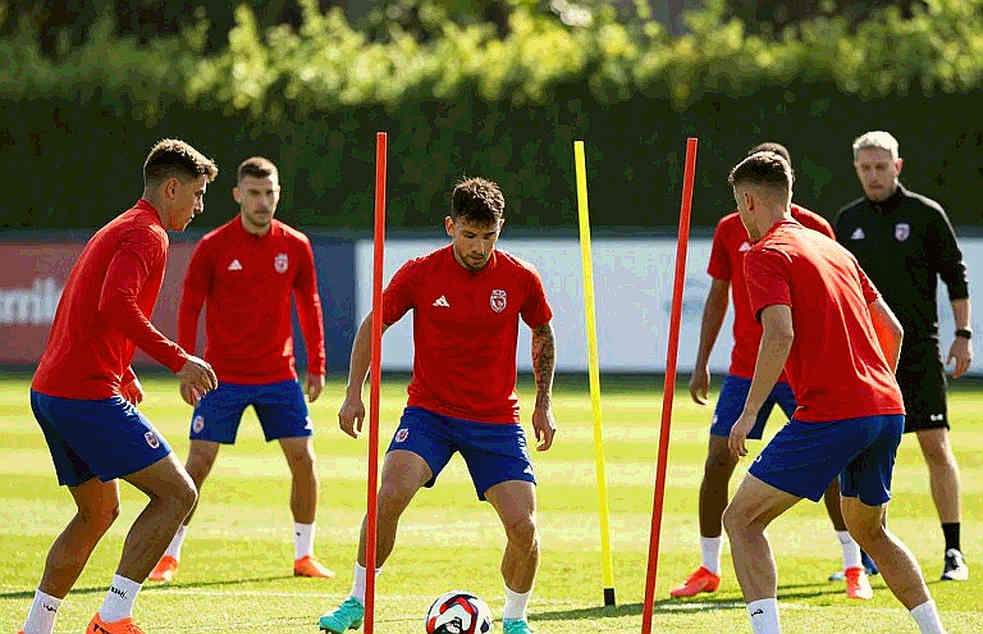 FIFA ASEAN Cup বনাম AFF Cup: লেজার খালি, শিরোনাম তবু গর্জে ওঠে FIFA ASEAN Cup বনাম AFF Cup: লেজার খালি, শিরোনাম তবু গর্জে ওঠে